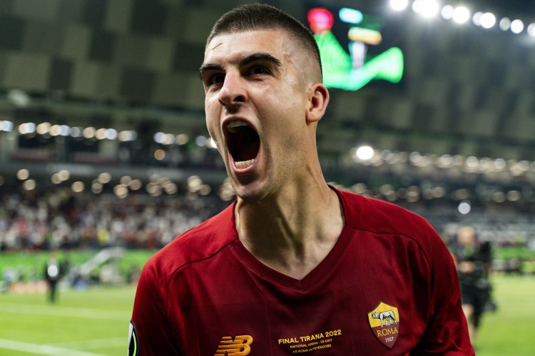 星空体育直播-罗体：曼奇尼赛后怒摔面具发泄，此前还指责队友切利克未及时沟通