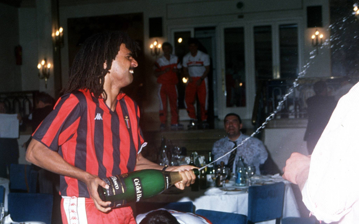 星空体育下载app-米兰老照片回顾路德·古利特|AC米兰|ac米兰_新浪体育_新浪新闻